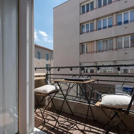 Seasons - Etienne - La Terrasse Apartment Saint-Etienne (Loire)