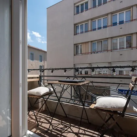 Seasons - Etienne - La Terrasse Apartment Saint-Etienne (Loire)